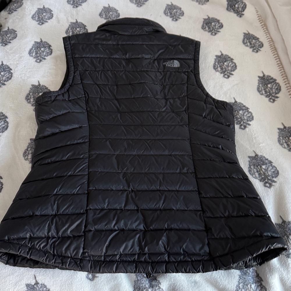 The North Face Black Quilted Vest Medium - Picture 6 of 6